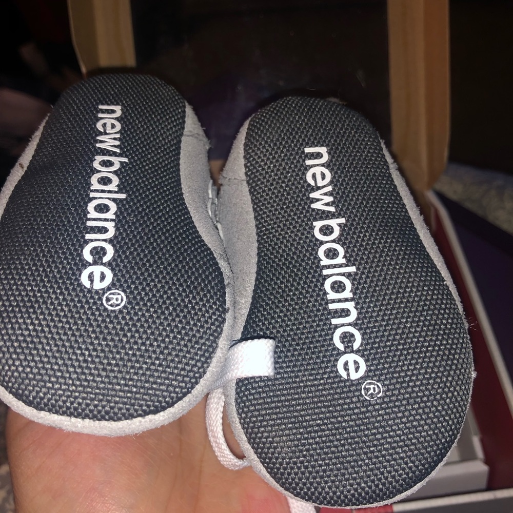NWOT new balance sneakers - Picture 4 of 5